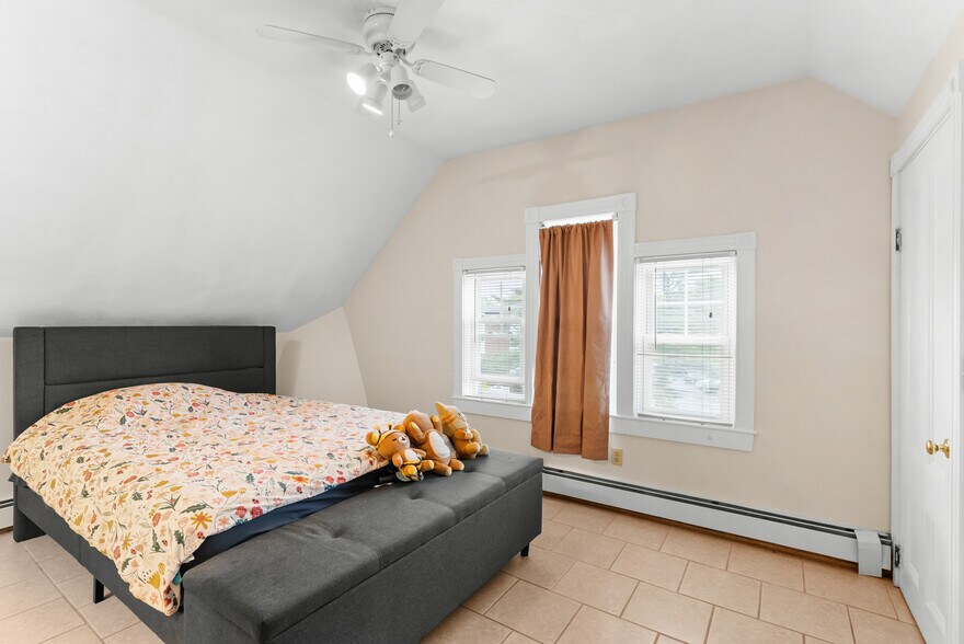 More Photos Of 1358 Smith St, North Providence Apartments For Sale