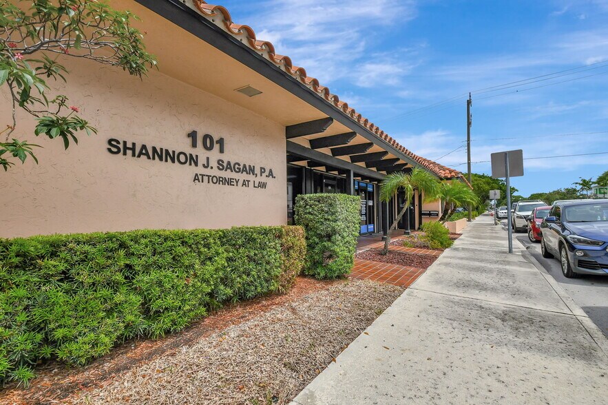 More Photos Of 101 N J St, Lake Worth Office For Lease