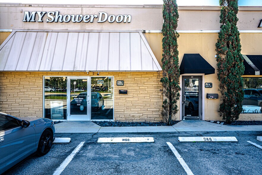 More Photos Of 174-180 Glades Rd, Boca Raton Light Distribution For Lease