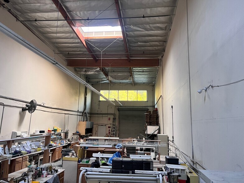 More Photos Of 1046 Calle Recodo, San Clemente Research And Development For Sale