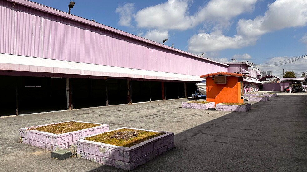 More Photos Of , Los Angeles Unknown For Sale