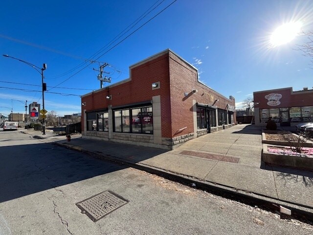 More Photos Of 101-115 E 51st St, Chicago Unknown For Lease