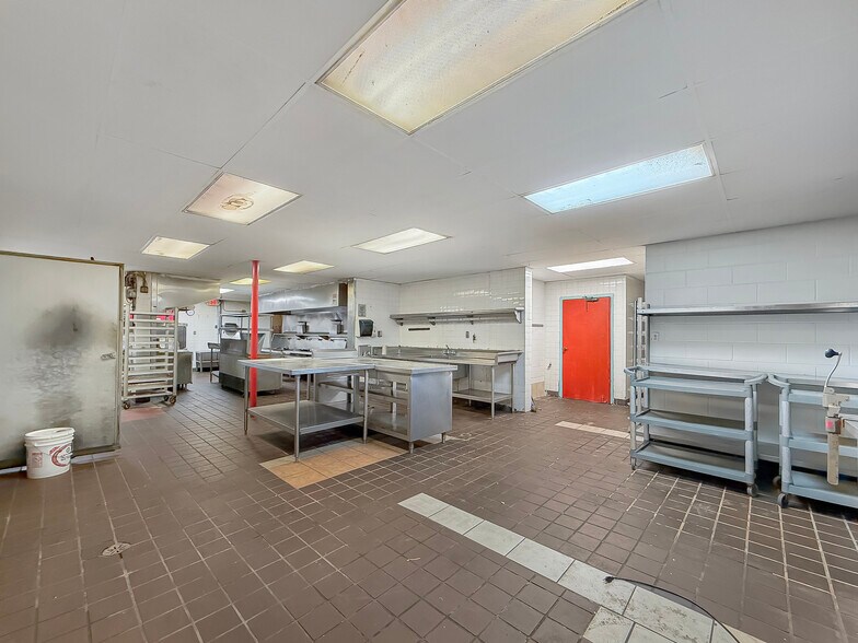 More Photos Of 1816 McFarland Blvd, Northport Restaurant For Lease