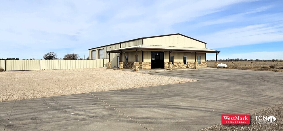 More Photos Of 9402 FM 1585, Wolfforth Warehouse For Lease