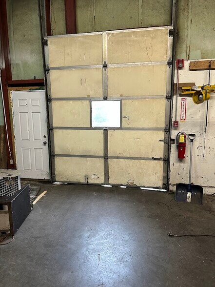 More Photos Of 10 Bartlett St, Allenstown Light Manufacturing For Lease