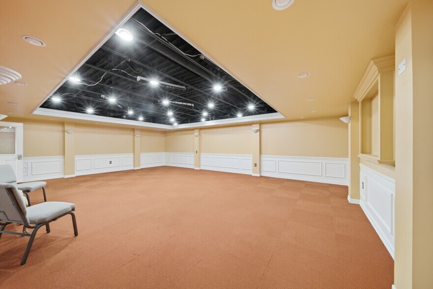 More Photos Of 7100 E 31st St, Tulsa Religious Facility For Sale