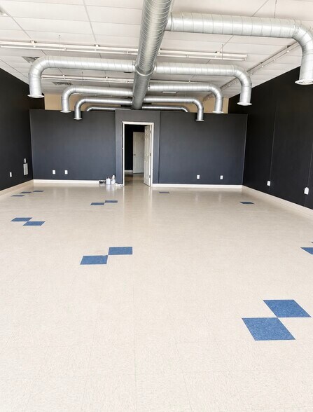 More Photos Of 800 E Aldrich Rd, Bolivar Freestanding For Lease