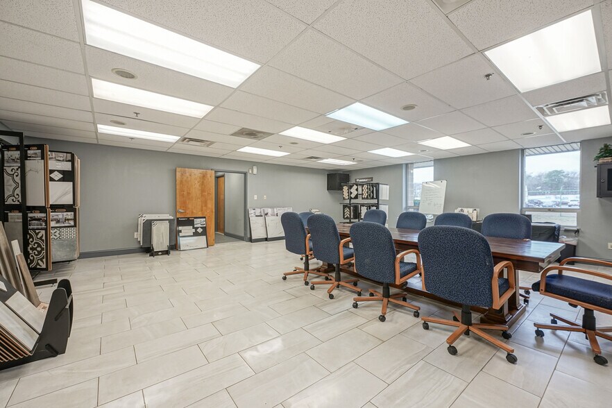 More Photos Of 49 Ironside Ct, Willingboro Manufacturing For Lease