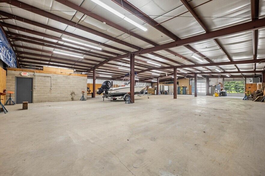 More Photos Of 177 NH Route 104, Meredith Freestanding For Lease
