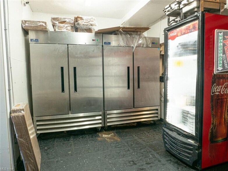 More Photos Of 880 Youngstown Poland Rd, Struthers Restaurant For Lease