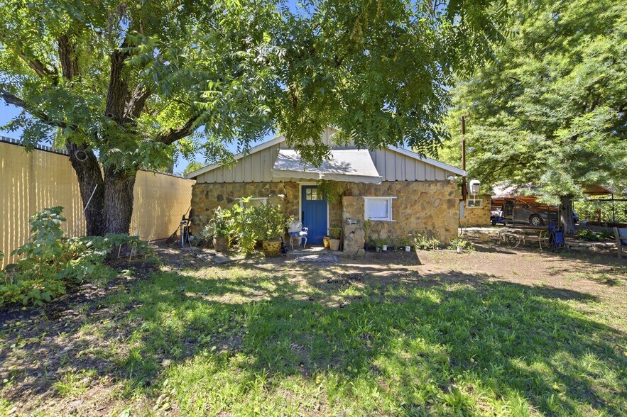 More Photos Of 10095 Monterey Rd, Gilroy Industrial For Sale