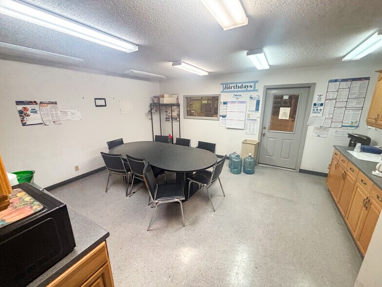 More Photos Of 3803 Mankins Ave, Odessa Warehouse For Sale