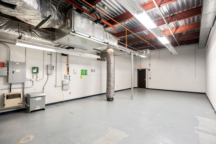 More Photos Of 2800 Diode Ln, Louisville Warehouse For Sale