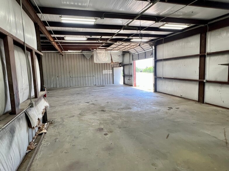 More Photos Of 5711 Monaco Cir, San Antonio Office For Lease