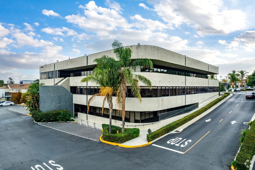 More Photos Of 1360 W 6th St, San Pedro Unknown For Lease