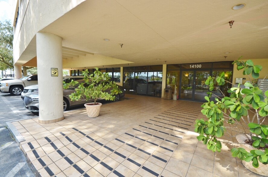 More Photos Of 14100 Palmetto Frontage Rd, Miami Lakes Office Residential For Sale