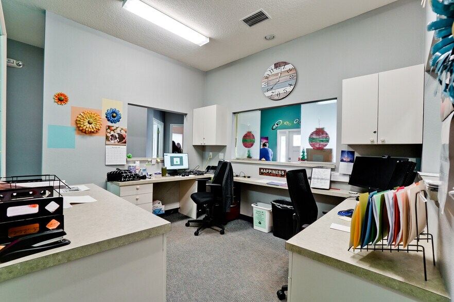 More Photos Of 2910-2914 University Pky, Sarasota Medical For Sale