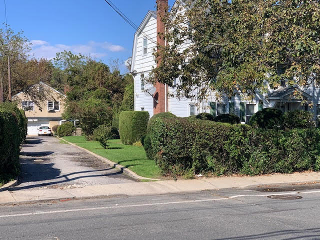 More Photos Of 260 Mott Ave, Lawrence Apartments For Sale