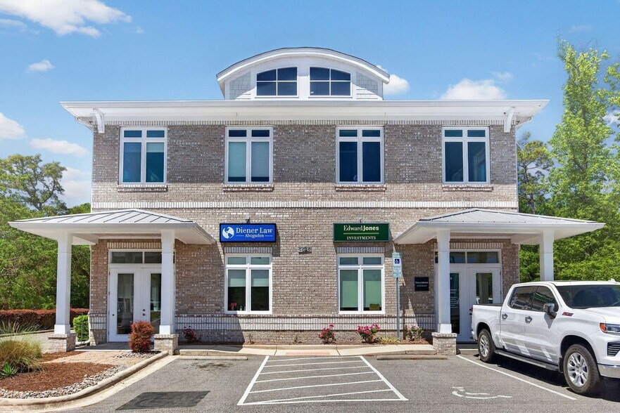 More Photos Of 7627 Market St, Wilmington Office For Lease