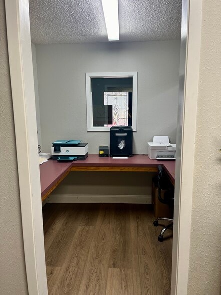 More Photos Of 1101 S Main St, Lindale Medical For Sale
