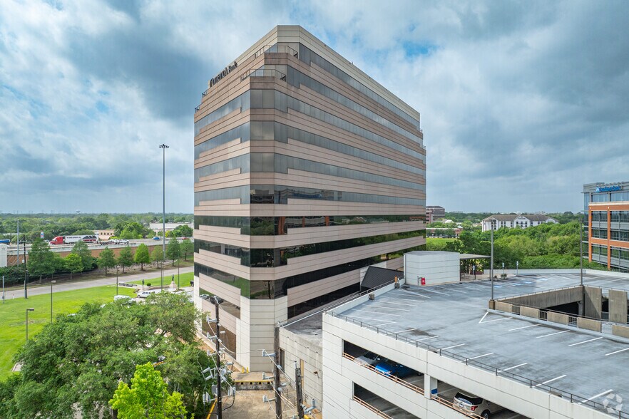 More Photos Of 1 Sugar Creek Center Blvd, Sugar Land Office For Lease