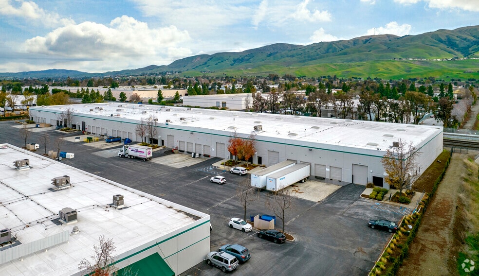 More Photos Of 48366-48380 Milmont Dr, Fremont Warehouse For Lease