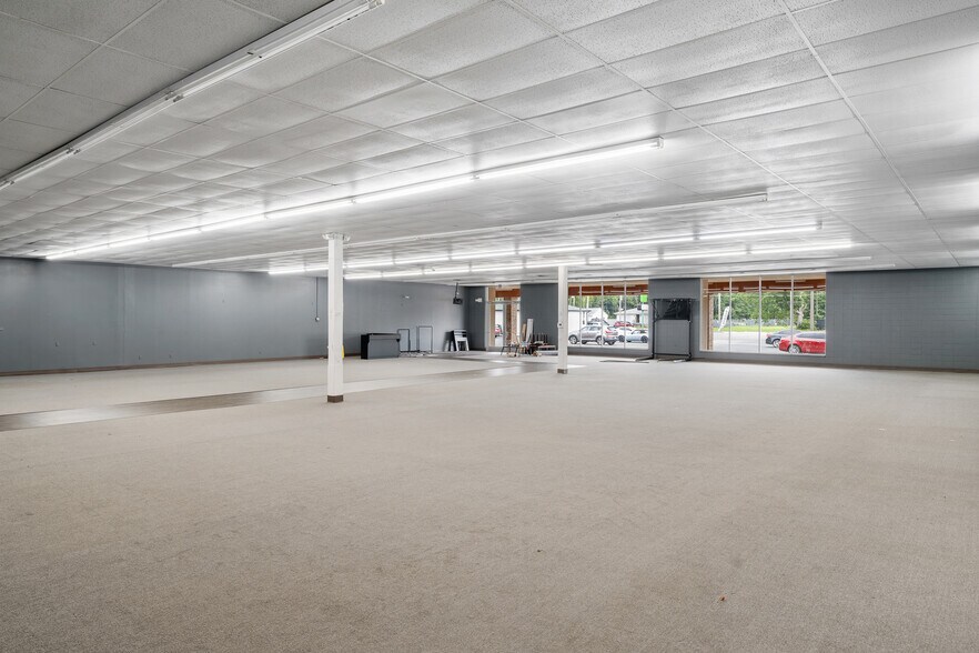 More Photos Of 4930 Poplar Level Rd, Louisville Freestanding For Lease