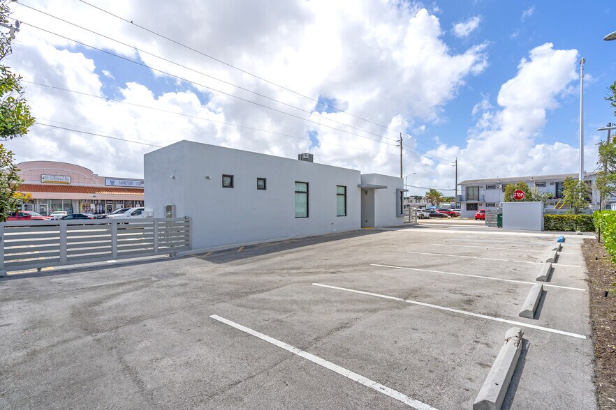 More Photos Of 875 E 41st St, Hialeah Medical For Sale