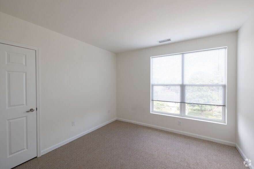 More Photos Of 2113 Ellsworth Blvd, Malta Apartments For Lease