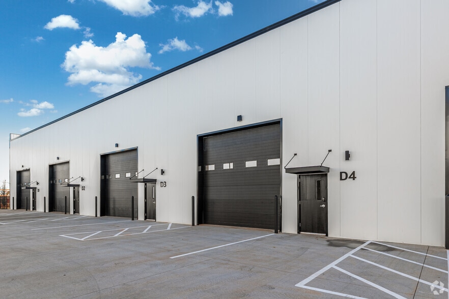 More Photos Of 7700 Broadway Ext, Oklahoma City Light Distribution For Sale