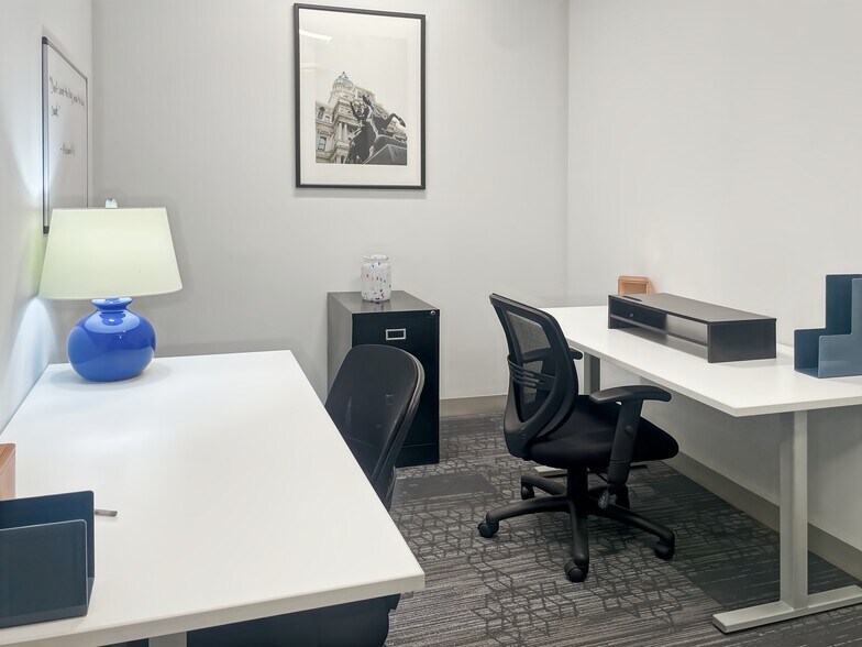 More Photos Of 2001 Market St, Philadelphia Coworking Space