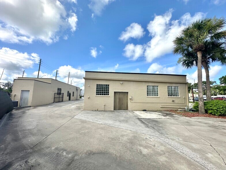 More Photos Of 1827 Silver Star Rd, Orlando Unknown For Lease