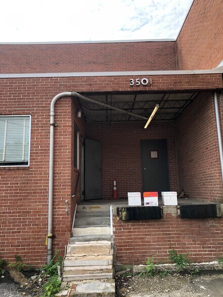 More Photos Of 3415-3501 Windom Rd, Brentwood Warehouse For Lease