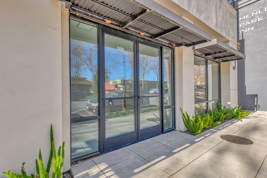 More Photos Of 1285 El Camino Real, Menlo Park Apartments For Lease