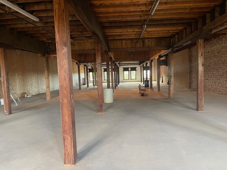 More Photos Of 324 W Oklahoma Ave, Guthrie Storefront Retail Residential For Lease