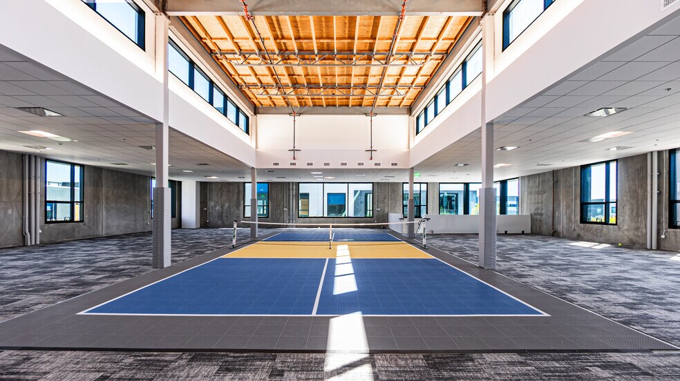 More Photos Of 3081-3085 N Hollywood Way, Burbank Loft Creative Space For Lease