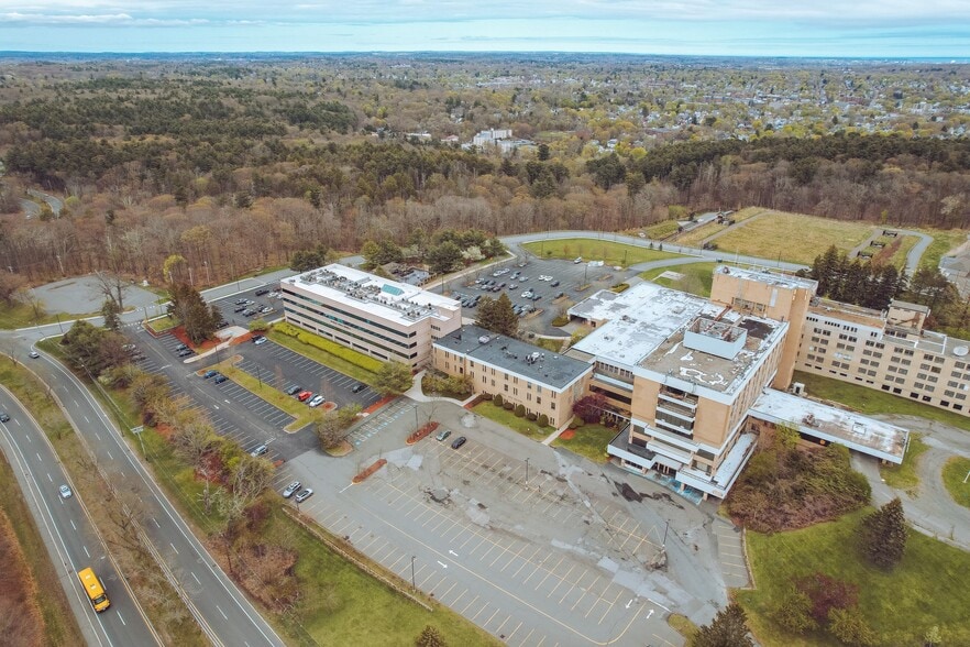 More Photos Of 3 Woodland Rd, Stoneham Medical For Sale