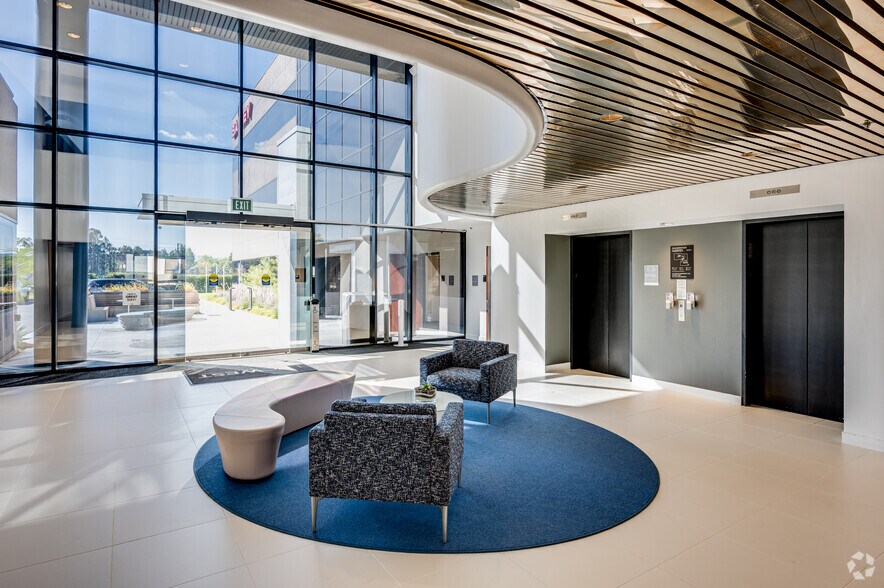 More Photos Of 23101 Lake Center Dr, Lake Forest Office For Lease