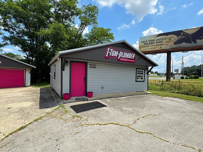 More Photos Of 1916 Jordan Ln NW, Huntsville Freestanding For Sale