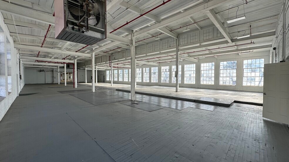 More Photos Of 555 Warren St, Phillipsburg Warehouse For Sale