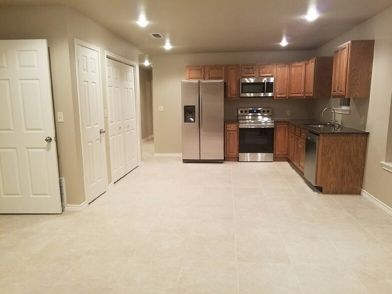 More Photos Of 14144 County Road 4115, Lindale Multifamily For Sale