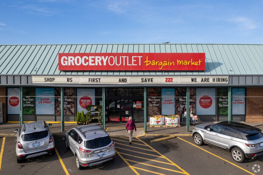 More Photos Of 15525-15785 SW 116th Ave, King City General Retail For Lease