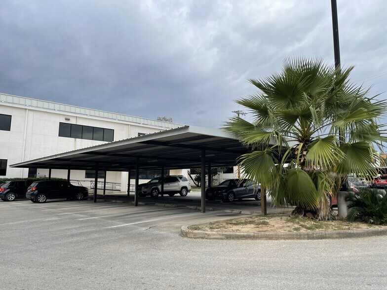 More Photos Of 14310 Northbrook Dr, San Antonio Office For Lease