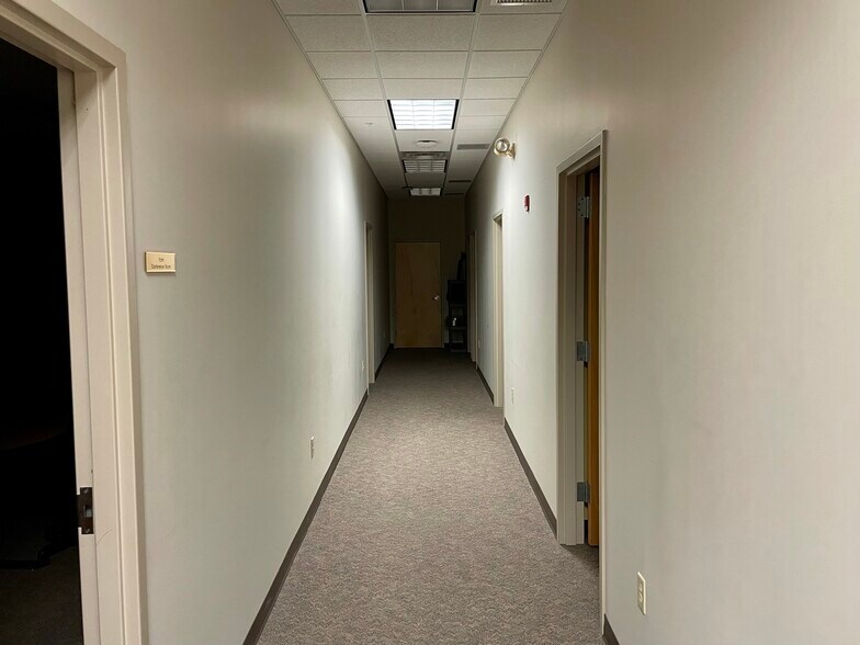 More Photos Of 45 Commerce Dr, Augusta Office For Lease