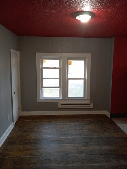 More Photos Of 1874 Marloes Ave, Cleveland Apartments For Sale