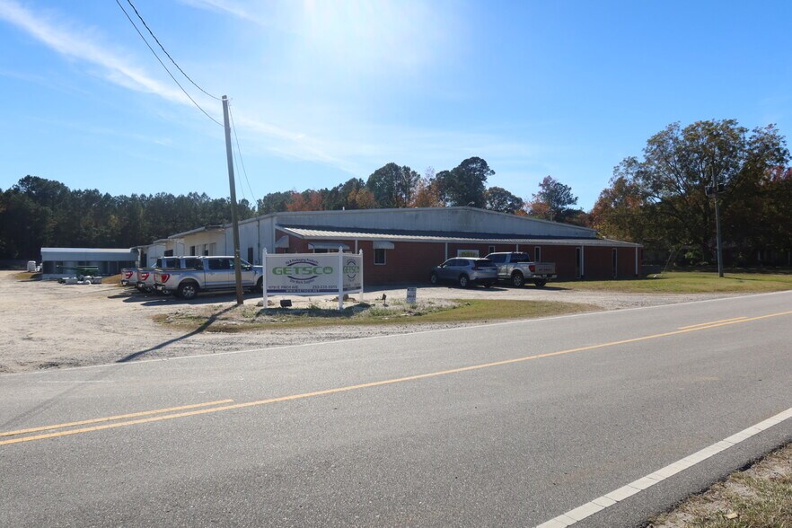 More Photos Of 10791 E Finch St, Middlesex Warehouse For Sale