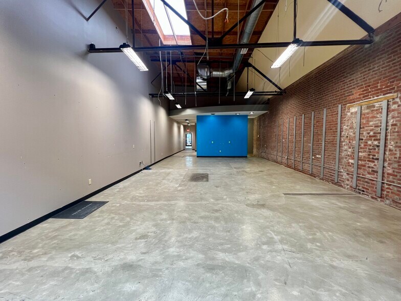 More Photos Of 416-420 E 2nd St, Tulsa Storefront Retail Office For Lease