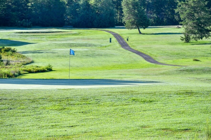 More Photos Of 36 Wedgewood Dr, Farmville Golf Course Driving Range For Sale