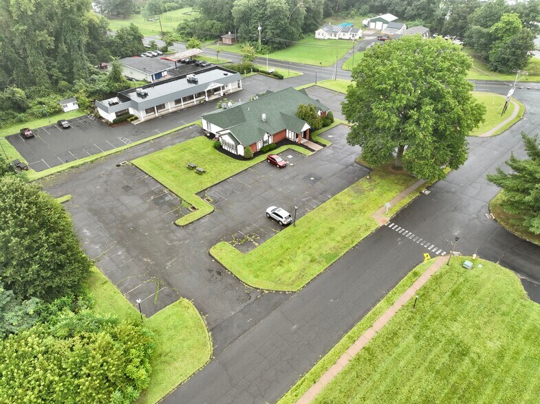 More Photos Of 377 S Center St, Windsor Locks Restaurant For Sale