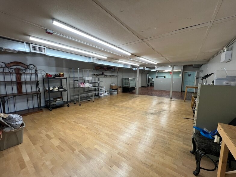 More Photos Of 128 Pleasant View Ave, Smithfield Freestanding For Lease